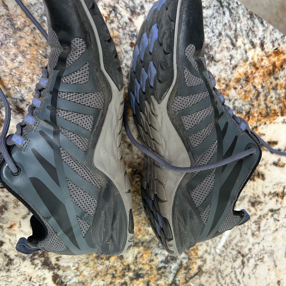 Size 7 Merrell Shoes - Picture 6 of 7